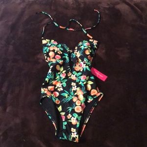 Cute one piece bathing suit NWT
